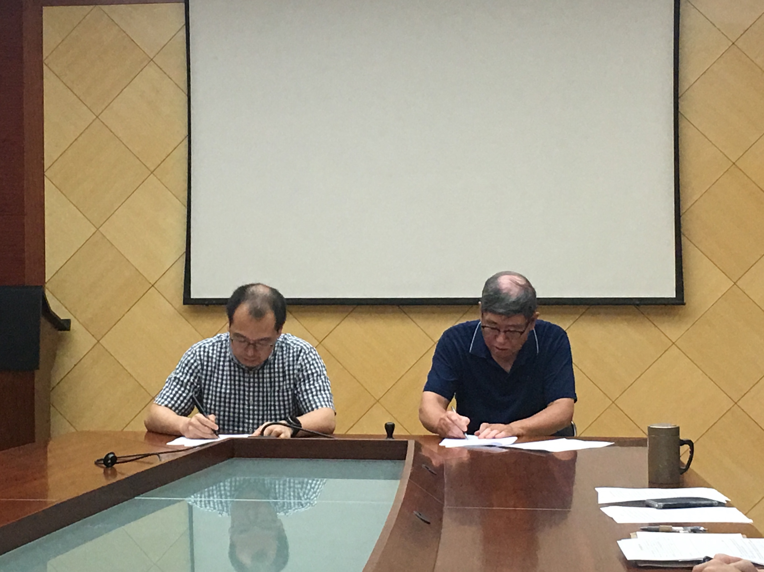 2019-07-02-城建学部与湖北中地星河校企合作签约-2.jpg